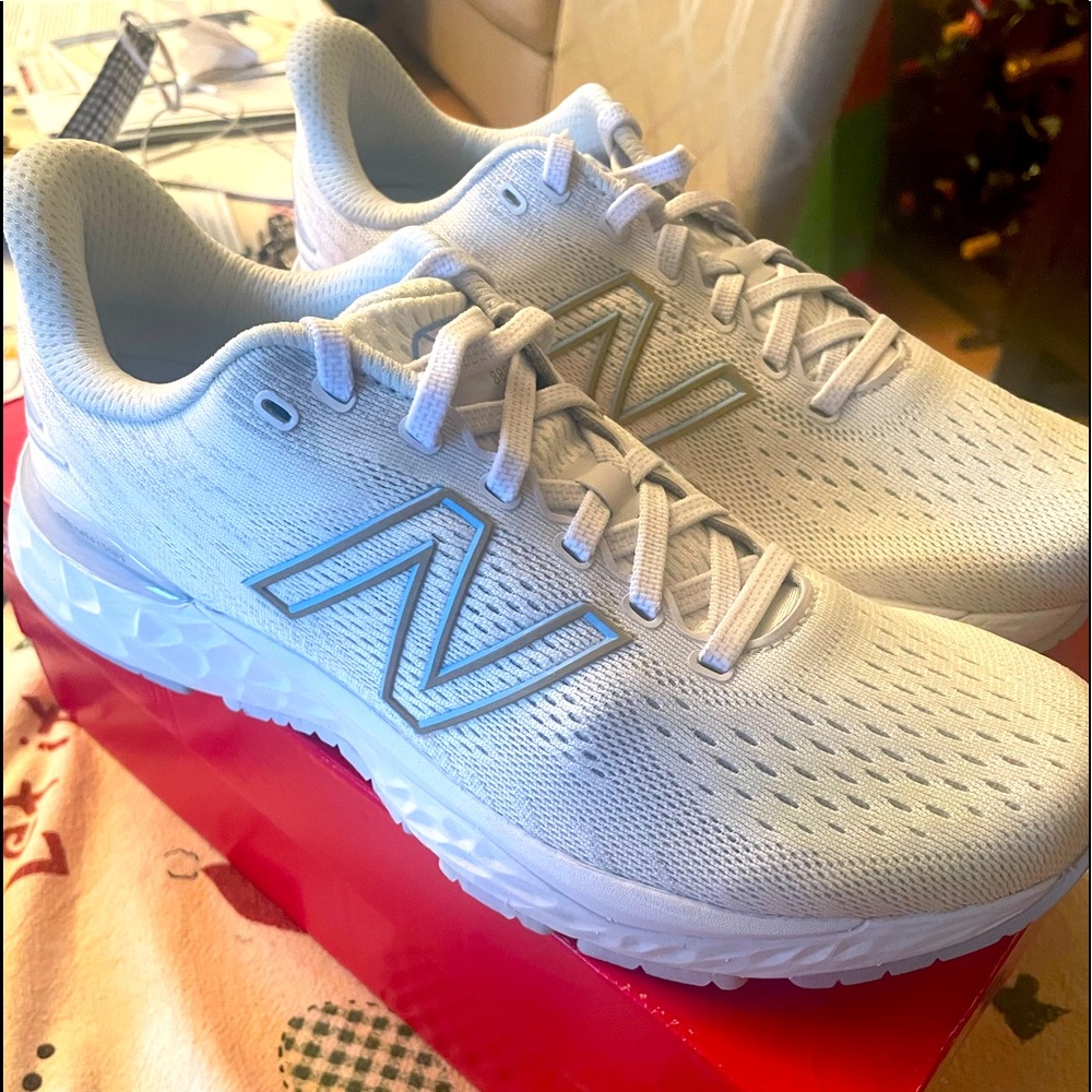 Women's New Balance 880 Fresh Foam Running Sneakers (Sz9) *BNIB